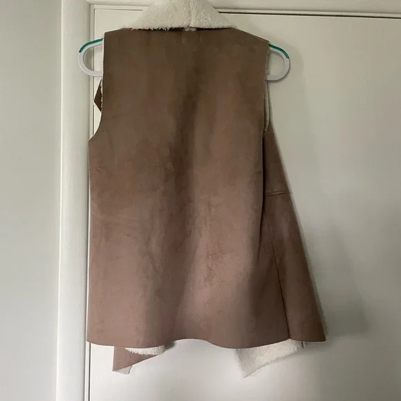 Susina Faux Fur and Suede Shearling Vest - Picture 6 of 6